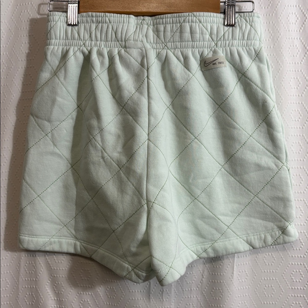 Nike Sportswear Quilted Fleece Shorts - Picture 8 of 10